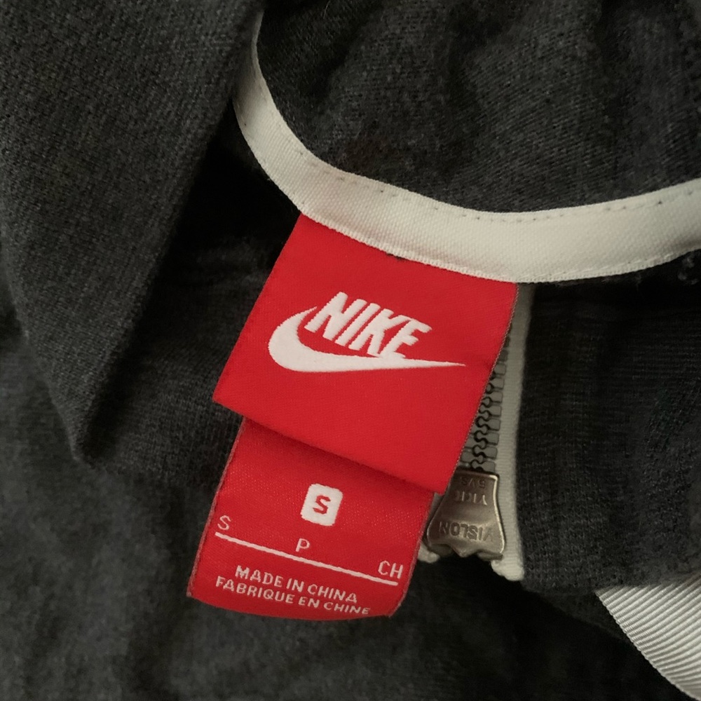 Nike Zip Up Hoodie - Picture 4 of 4